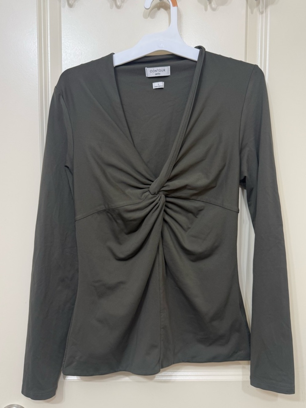 Aritiza Contour twist top